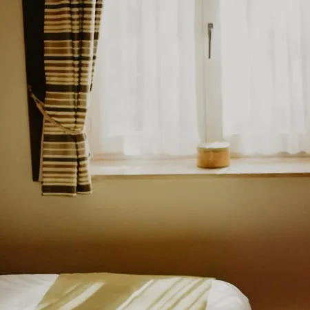 ホテル オーベルジュ デ ラ ガイシェル