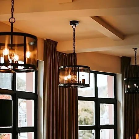 Hotel De La 3*