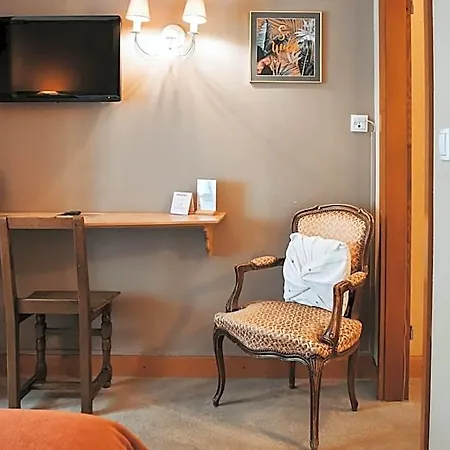 Hotel De La 3*
